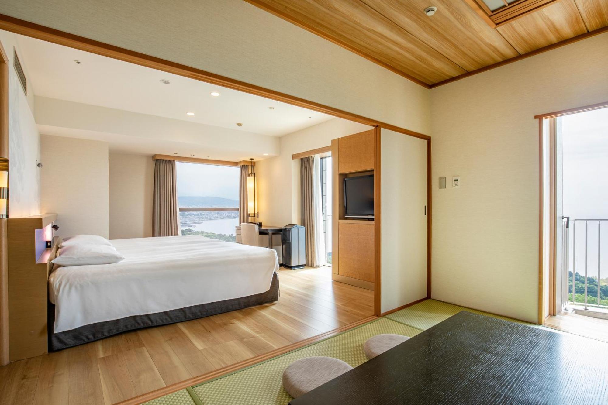Hilton & Station touristique Odawara