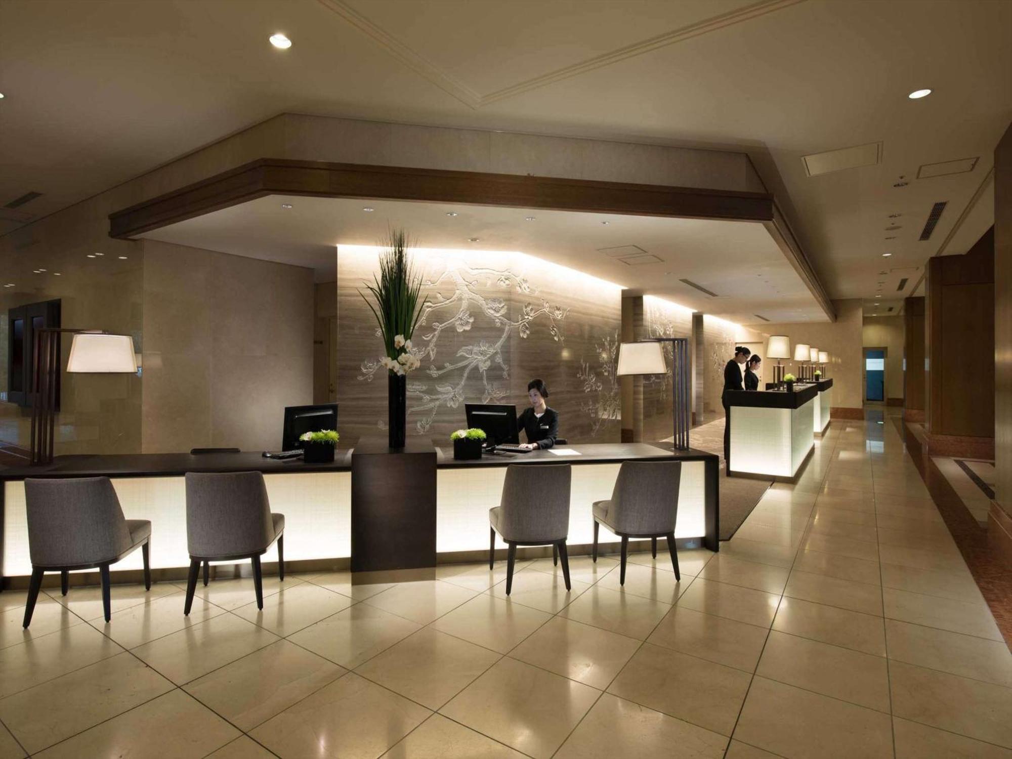 Hilton & 5*