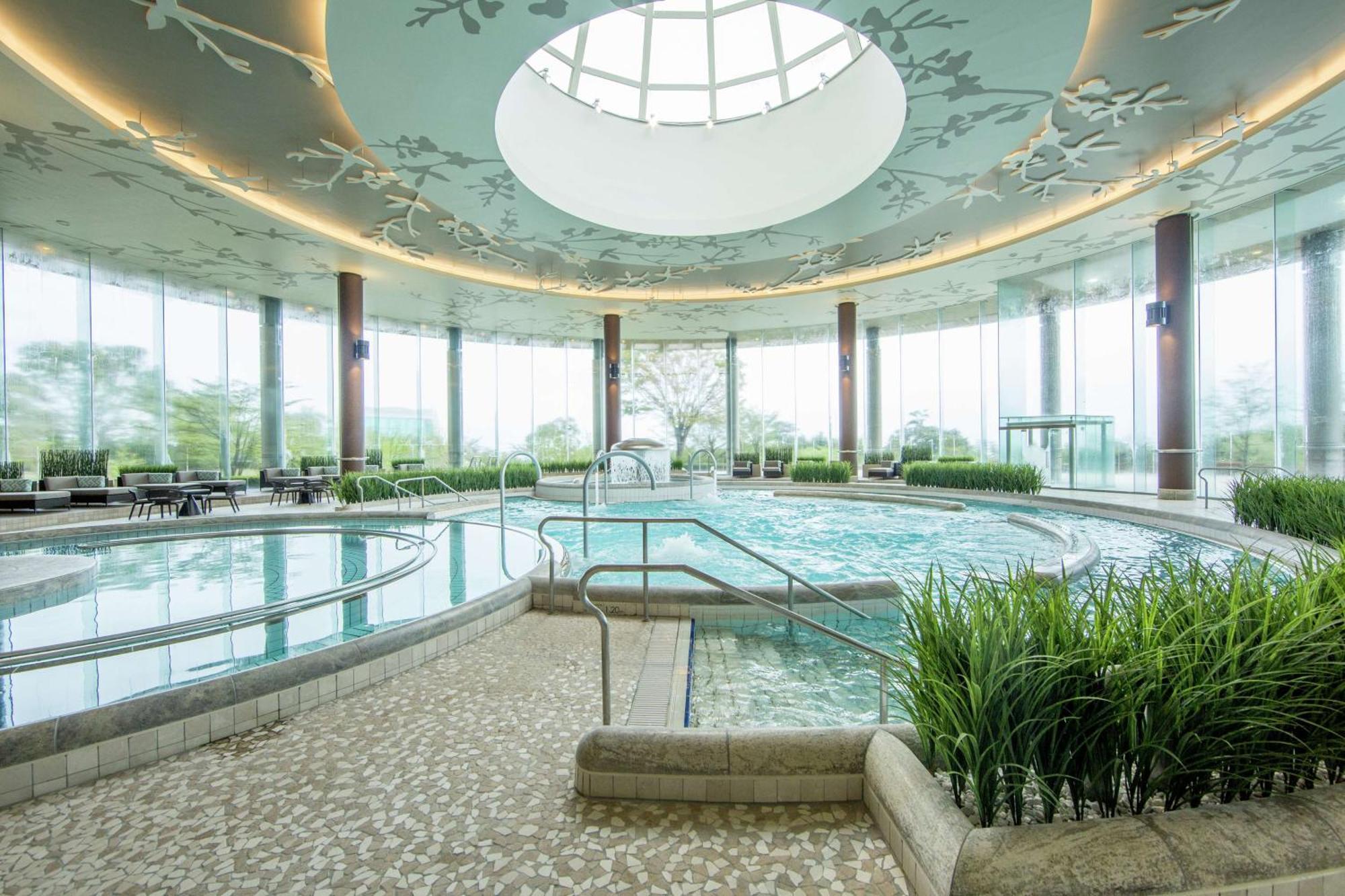渡假村 Hilton & 5*