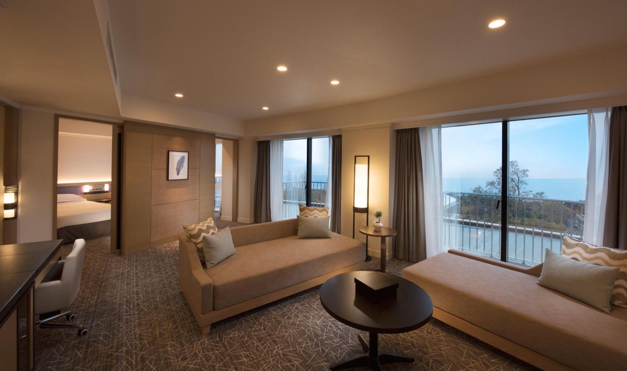 Hilton &